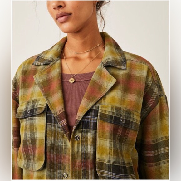 NWT Free People Izzy Cargo Oversized Shirt/ Jacket in Olive Combo - Picture 9 of 14